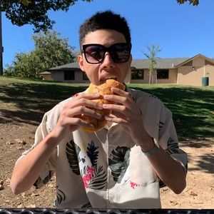 Meet your Posher, Elliott